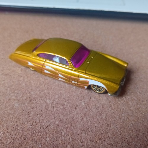 Hot wheels fish - hot, chip'd